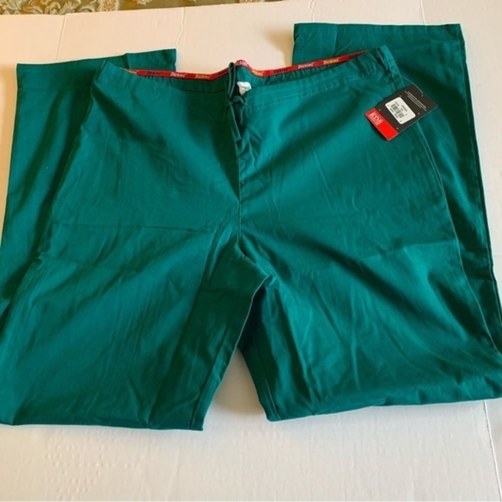 DICKIES SCRUBS. NWT. XS. Unisex. Bottoms. Cotton/Polyester blend. Back pocket!‎